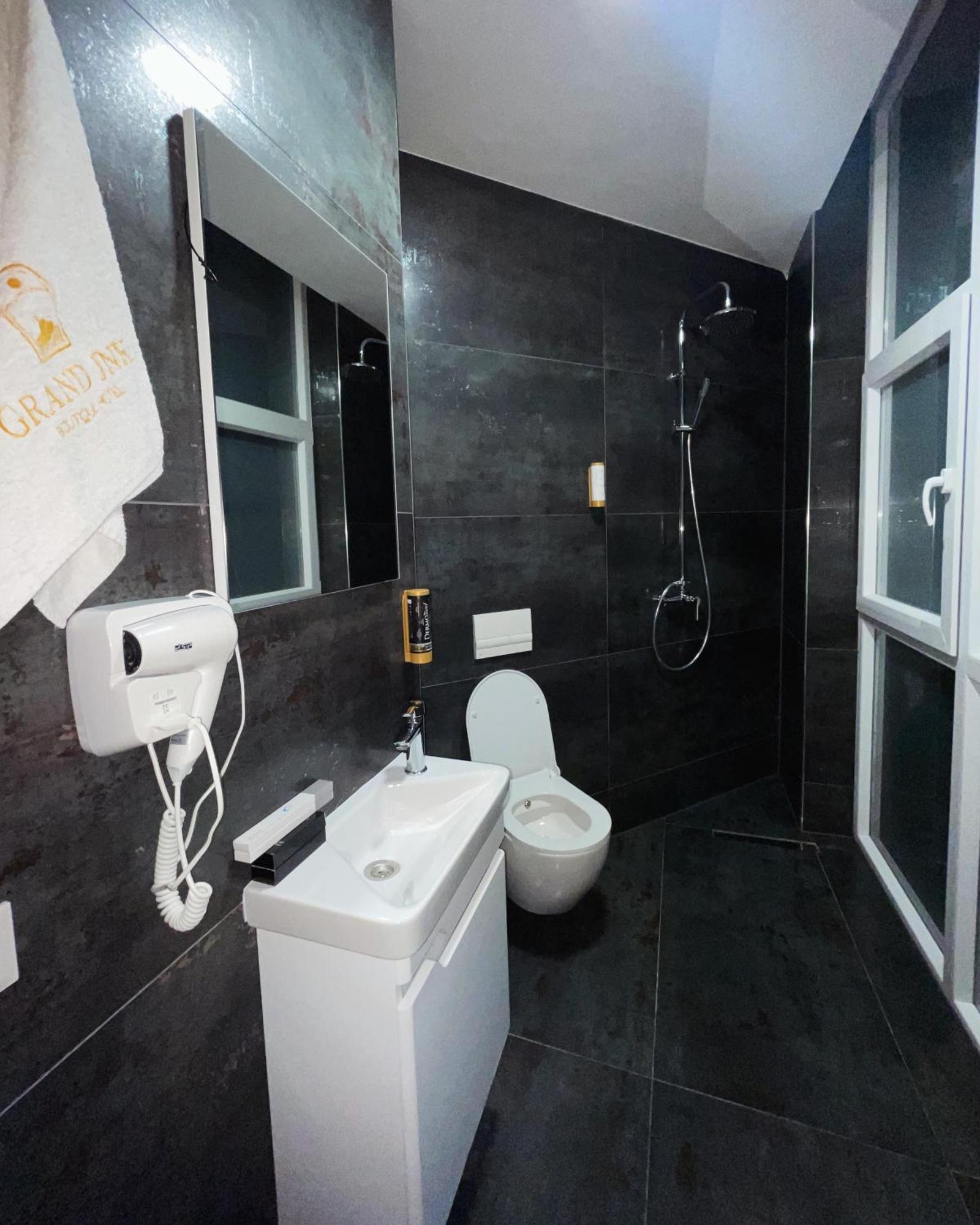 Grand Jnk Boutique Hotel Kukes Exterior photo